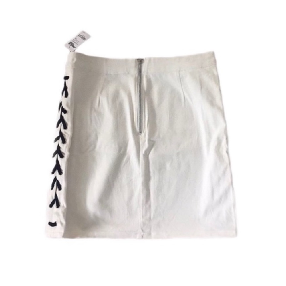 NWT Tied Zip Up White Charlotte Russe Skirt